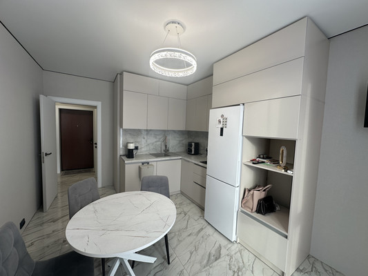 Продам однокомнатную (1-комн.) квартиру, Парковая ул, 2, Молодежное пгт