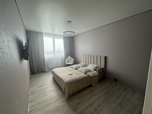 Продам однокомнатную (1-комн.) квартиру, Парковая ул, 2, Молодежное пгт