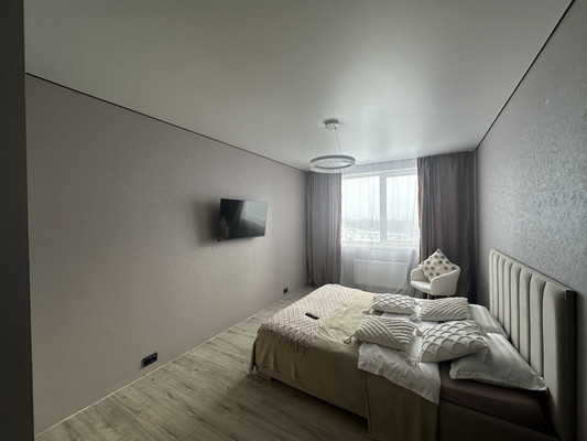 Продам однокомнатную (1-комн.) квартиру, Парковая ул, 2, Молодежное пгт