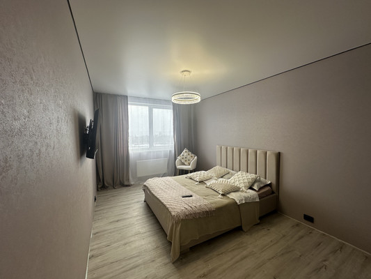 Продам однокомнатную (1-комн.) квартиру, Парковая ул, 2, Молодежное пгт