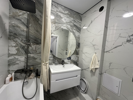 Продам однокомнатную (1-комн.) квартиру, Парковая ул, 2, Молодежное пгт