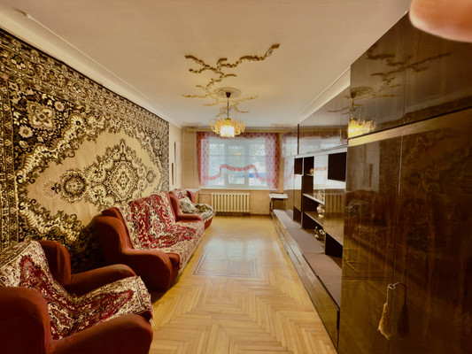 Продам трехкомнатную (3-комн.) квартиру, Залесская ул, 70а, Симферополь г