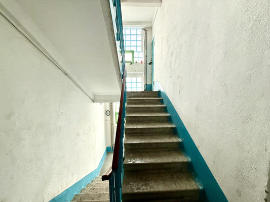 Продам трехкомнатную (3-комн.) квартиру, Залесская ул, 70а, Симферополь г