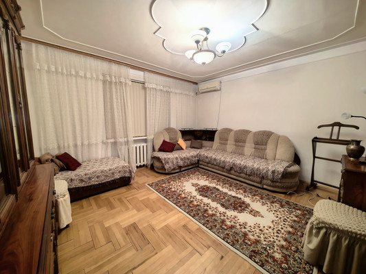 Сдам двухкомнатную (2-комн.) квартиру, Ахохова ул, 141кБ, Нальчик г