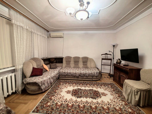 Сдам двухкомнатную (2-комн.) квартиру, Ахохова ул, 141кБ, Нальчик г