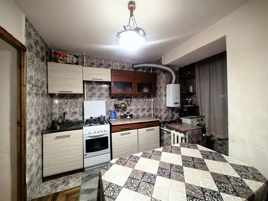 Сдам двухкомнатную (2-комн.) квартиру, Ахохова ул, 141кБ, Нальчик г