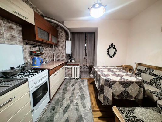 Сдам двухкомнатную (2-комн.) квартиру, Ахохова ул, 141кБ, Нальчик г