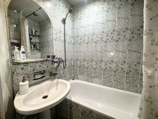 Сдам двухкомнатную (2-комн.) квартиру, Ахохова ул, 141кБ, Нальчик г