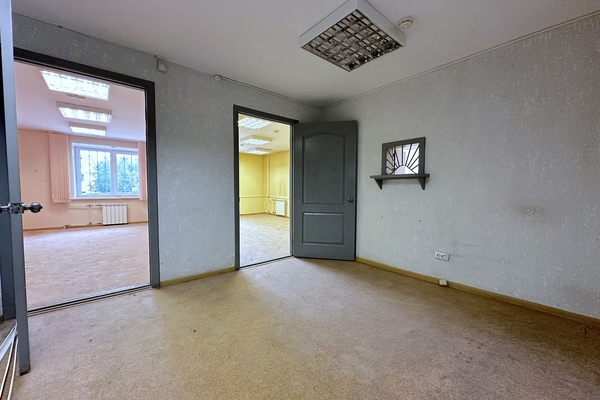 Сдам коммерческое помещение 215,6 м2, Уральская ул, 2, Екатеринбург г