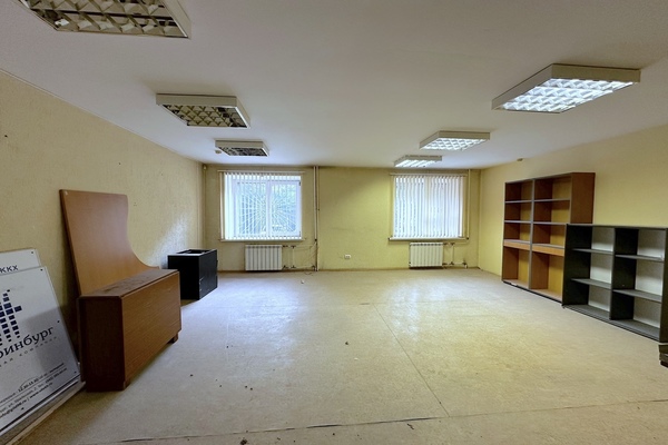 Сдам коммерческое помещение 215,6 м2, Уральская ул, 2, Екатеринбург г