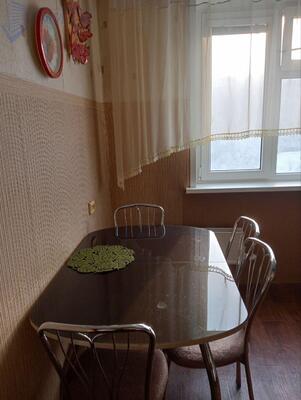 Сдам двухкомнатную (2-комн.) квартиру, Парашютная ул, 82А, Красноярск г