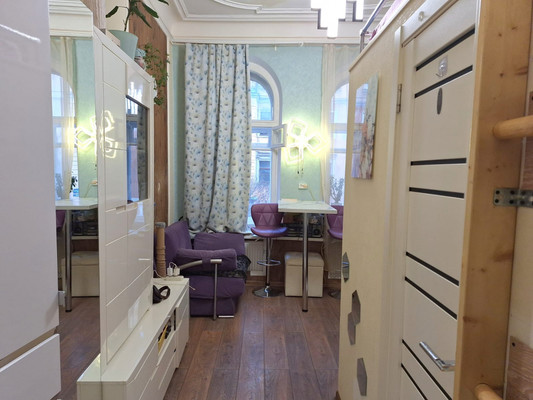 Продам комнату в 5-комн. квартире, 4-я Советская ул, 37, Санкт-Петербург г