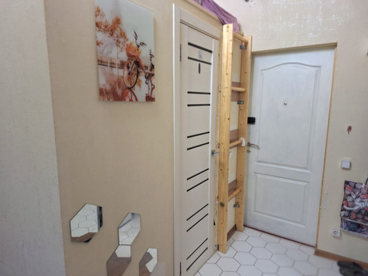 Продам комнату в 5-комн. квартире, 4-я Советская ул, 37, Санкт-Петербург г