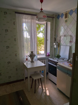 Продам двухкомнатную (2-комн.) квартиру, 2 мкр, 2, Красноперекопск г