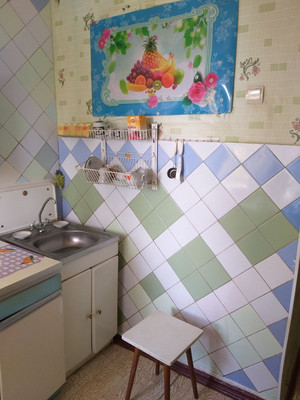 Продам двухкомнатную (2-комн.) квартиру, 2 мкр, 2, Красноперекопск г