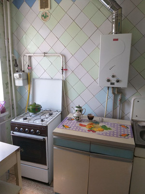 Продам двухкомнатную (2-комн.) квартиру, 2 мкр, 2, Красноперекопск г