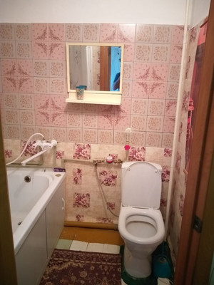 Продам двухкомнатную (2-комн.) квартиру, 2 мкр, 2, Красноперекопск г