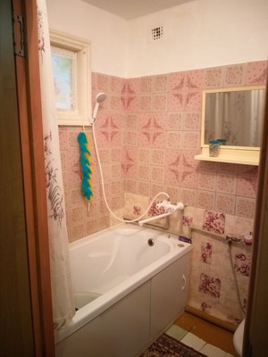 Продам двухкомнатную (2-комн.) квартиру, 2 мкр, 2, Красноперекопск г