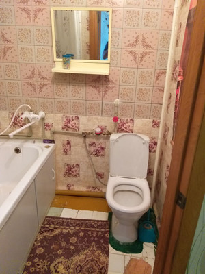 Продам двухкомнатную (2-комн.) квартиру, 2 мкр, 2, Красноперекопск г