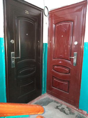 Продам двухкомнатную (2-комн.) квартиру, 2 мкр, 2, Красноперекопск г