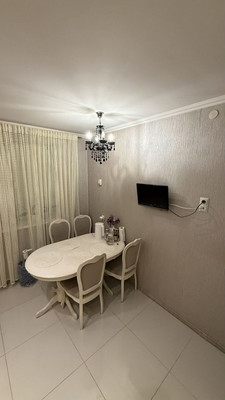 Продам трехкомнатную (3-комн.) квартиру, Добролюбова ул, 48, Калининград г