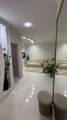 Продам трехкомнатную (3-комн.) квартиру, Добролюбова ул, 48, Калининград г