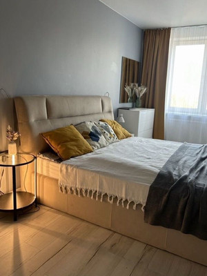 Продам двухкомнатную (2-комн.) квартиру, Бассейная ул, 38, Калининград г