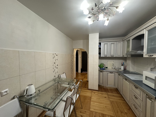 Продам многокомнатную квартиру, Мира ул, 100, Иркутск г