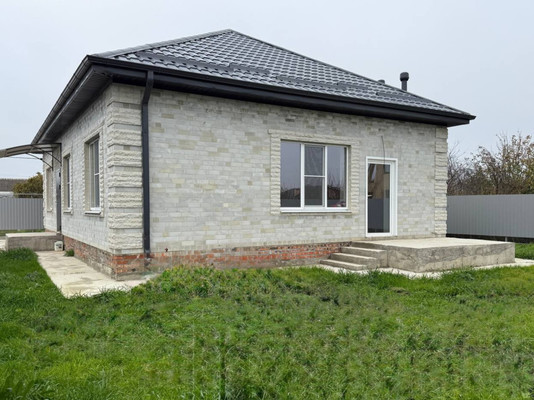 Продам дом, Островского ул, 196, Славянск-на-Кубани г, 0 км от города