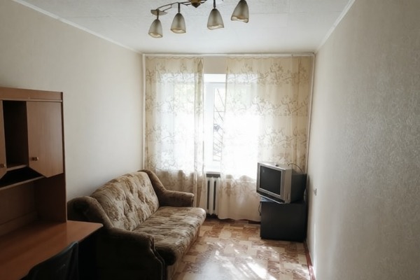 Продам трехкомнатную (3-комн.) квартиру, Аллея смелых ул, 3, Калининград г