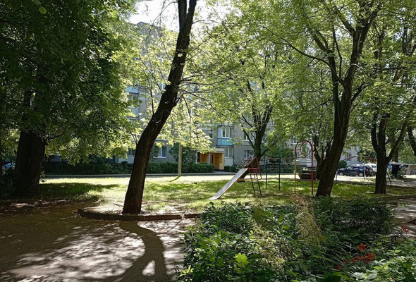 Продам трехкомнатную (3-комн.) квартиру, Аллея смелых ул, 3, Калининград г