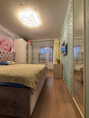 Продам двухкомнатную (2-комн.) квартиру, Шувалова ул, 1, Мурино п