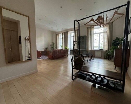 Продам двухкомнатную (2-комн.) квартиру, Тимура Фрунзе ул, 18, Москва г