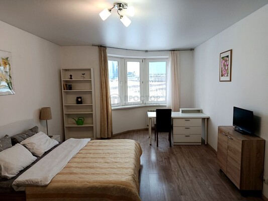 Продам многокомнатную квартиру, Красногорский б-р, 24, Красногорск г