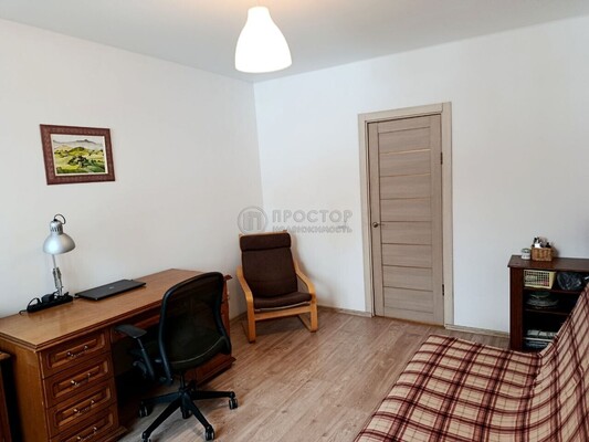 Продам многокомнатную квартиру, Красногорский б-р, 24, Красногорск г