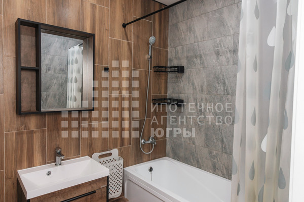 Продам однокомнатную (1-комн.) квартиру, Самаровская ул, 4, Ханты-Мансийск г