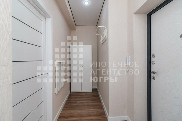 Продам однокомнатную (1-комн.) квартиру, Самаровская ул, 4, Ханты-Мансийск г