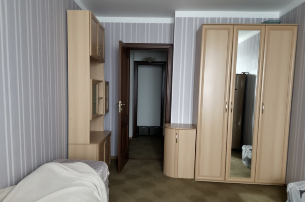 Продам трехкомнатную (3-комн.) квартиру, Урицкого ул, 65, Белоомут рп