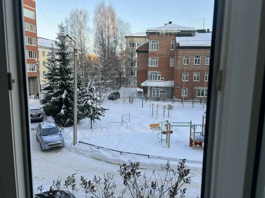 Продам трехкомнатную (3-комн.) квартиру, Бабушкина ул, 31, Сыктывкар г