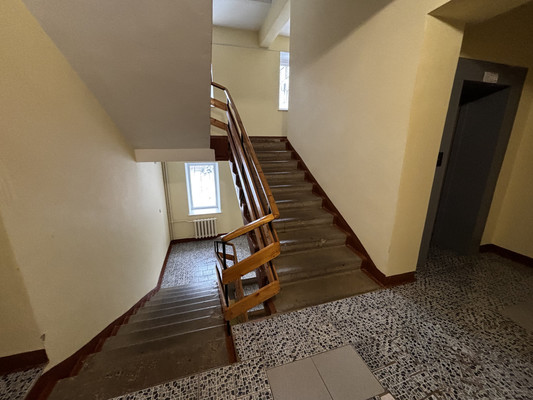 Продам трехкомнатную (3-комн.) квартиру, Бабушкина ул, 31, Сыктывкар г