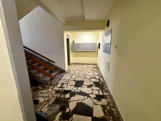 Продам трехкомнатную (3-комн.) квартиру, Бабушкина ул, 31, Сыктывкар г