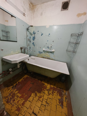 Продам двухкомнатную (2-комн.) квартиру, Первостроителей пр-кт, 15, Комсомольск-на-Амуре г