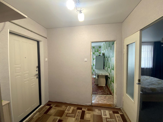 Продам трехкомнатную (3-комн.) квартиру, Школьная ул, 5, Витязево с