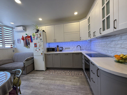 Продам двухкомнатную (2-комн.) квартиру, Гидростроителей ул, 63, Краснодар г