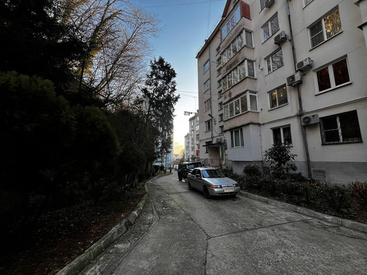 Продам двухкомнатную (2-комн.) квартиру, Калараша ул, 31, Туапсе г