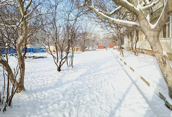 Продам двухкомнатную (2-комн.) квартиру, Совхозная ул, 4а, Симферополь г