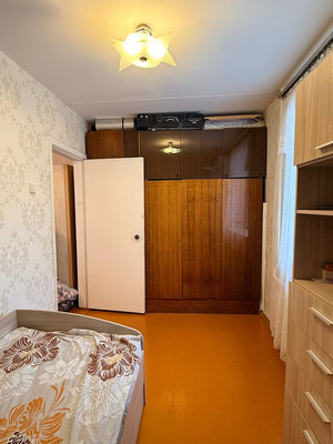 Продам трехкомнатную (3-комн.) квартиру, Псковская ул, 18, Великий Новгород г