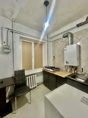 Продам двухкомнатную (2-комн.) квартиру, Кечкеметская ул, 91, Симферополь г