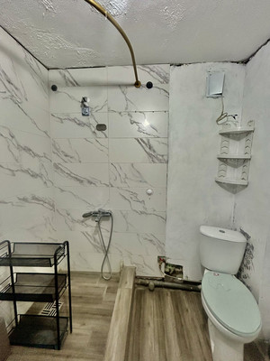 Продам двухкомнатную (2-комн.) квартиру, Кечкеметская ул, 91, Симферополь г