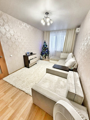 Продам однокомнатную (1-комн.) квартиру, Ратной Славы ул, 42, Российский п